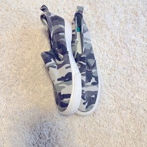 Tommy Bahama Slip on shoes -camo